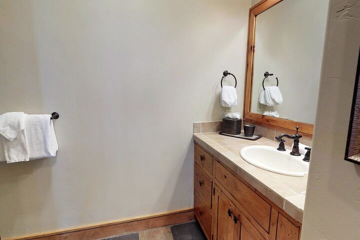 Redwood West - 4 Bdrm HT - Ensuite Bathroom