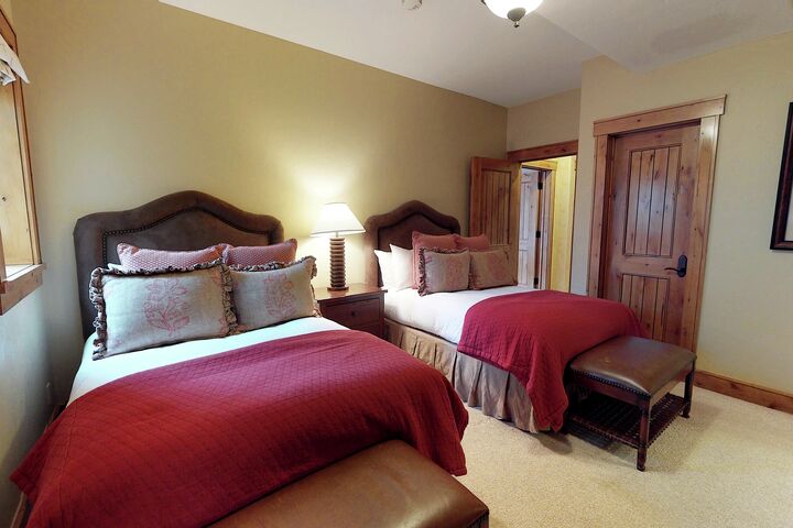 Redwood West - 4 Bdrm HT - Bedroom