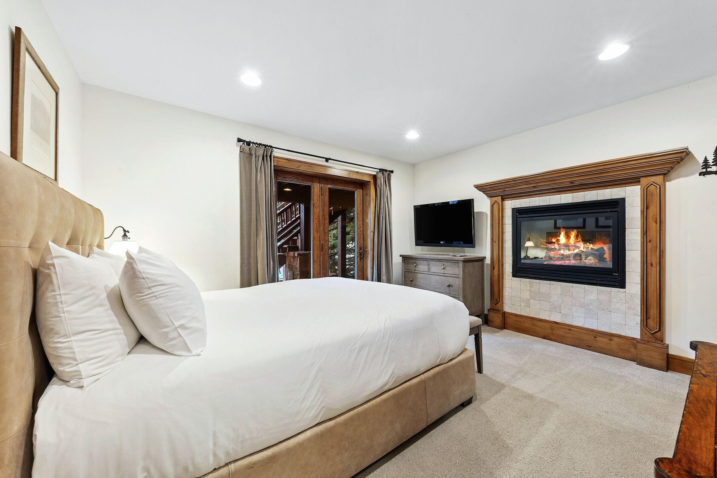 Redwood East - 4 Bdrm HT - Bedroom