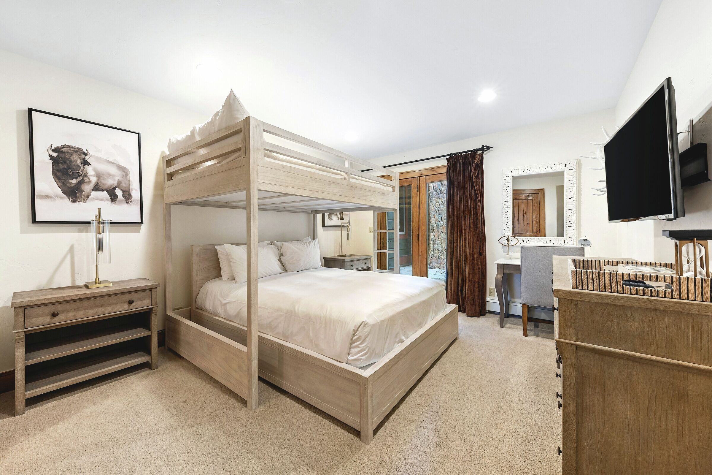 Redwood East - 4 Bdrm HT - Bedroom