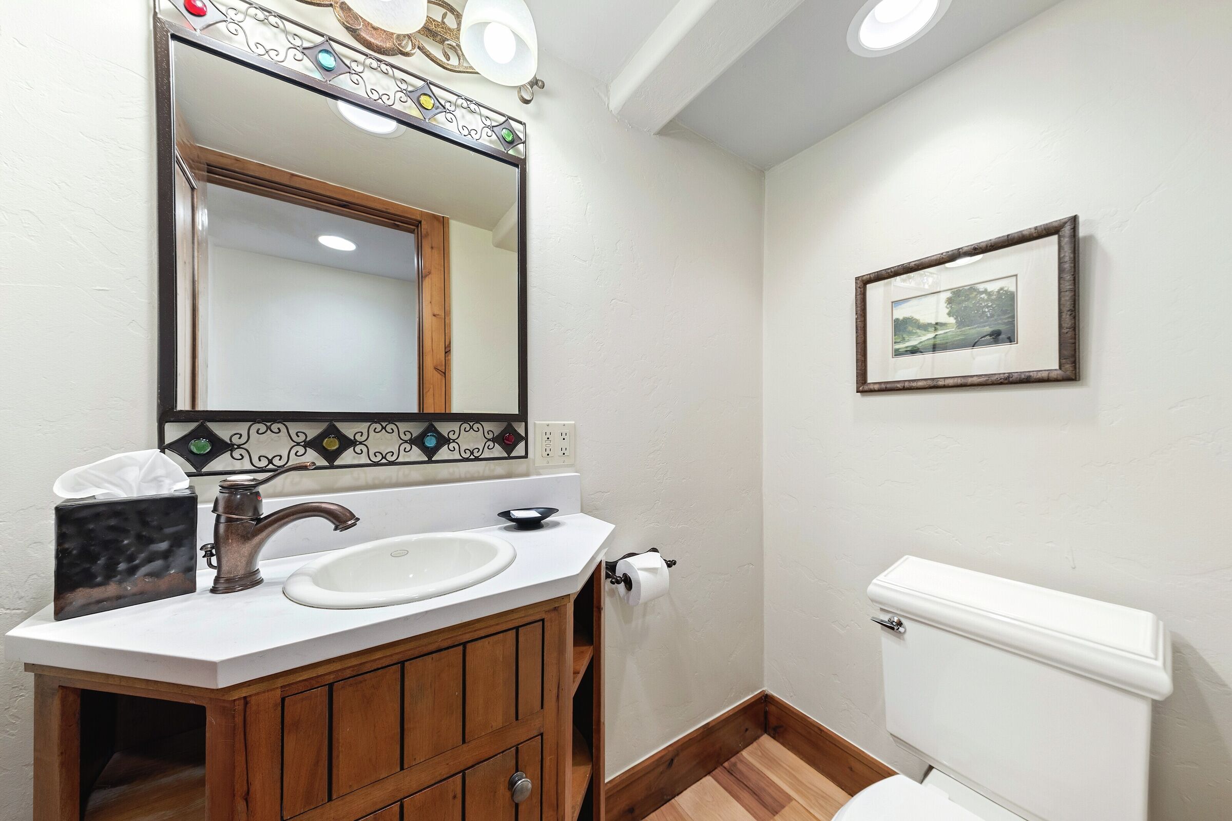 Redwood East - 4 Bdrm HT - Bathroom