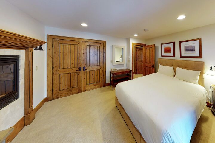 Redwood East - 4 Bdrm HT - Bedroom