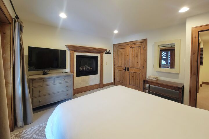 Redwood East - 4 Bdrm HT - Bedroom