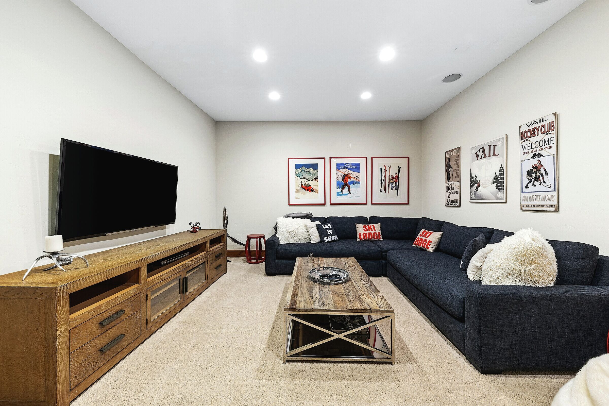 Redwood East - 4 Bdrm HT - Den