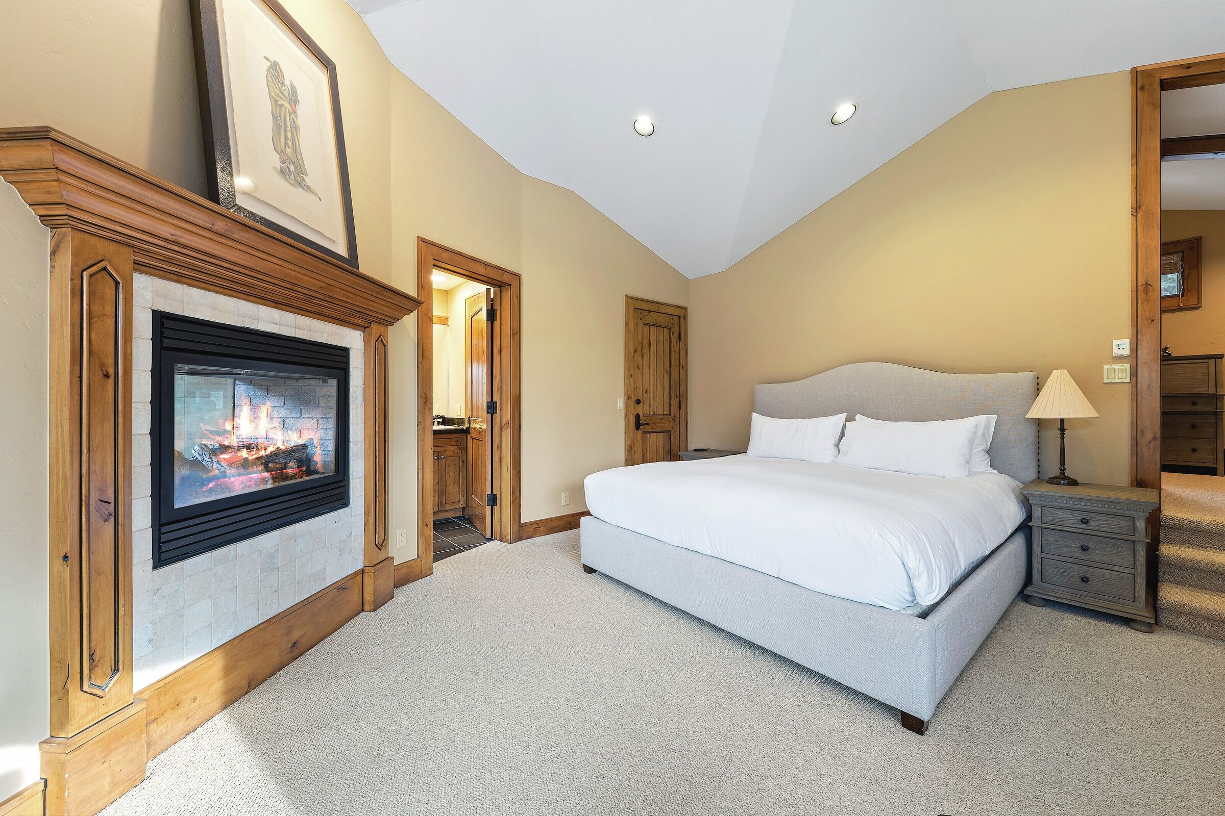 Redwood East - 4 Bdrm HT - Master Bedroom