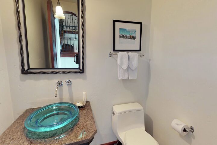 Ski Bridge North - 5 Bdrm Home - Bathroom