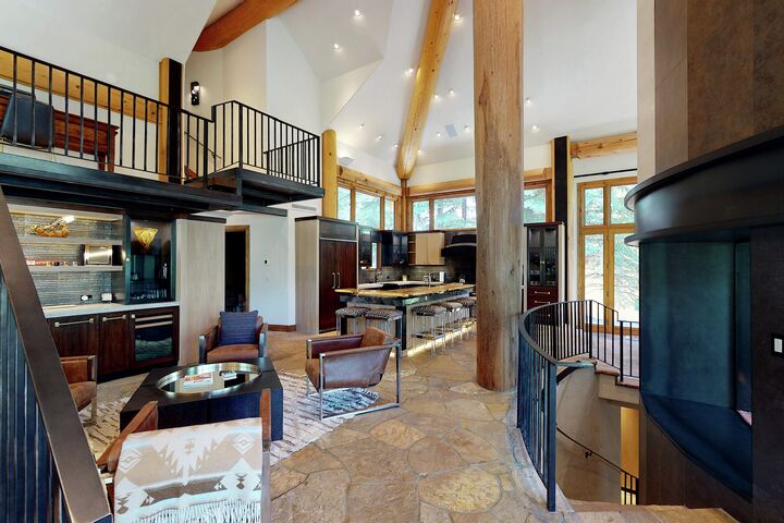 Horseshoe Hideaway - 6 Bdrm HT - Living Area