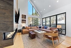 The Haven - 6 Bdrm HT & Pool - Living Area