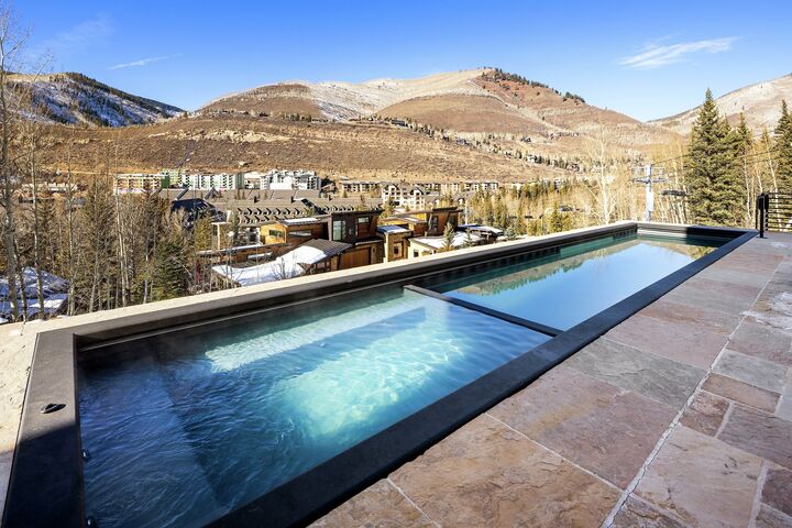 The Haven - 6 Bdrm HT & Pool - Side Patio with Swimming Pool