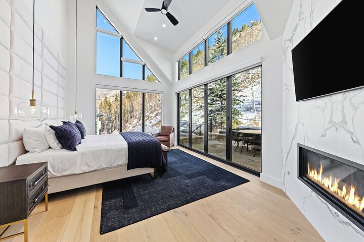 The Haven - 6 Bdrm HT & Pool - Master Bedroom