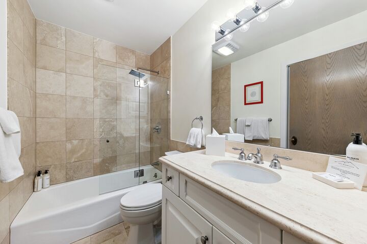Shared Ensuite Bathroom