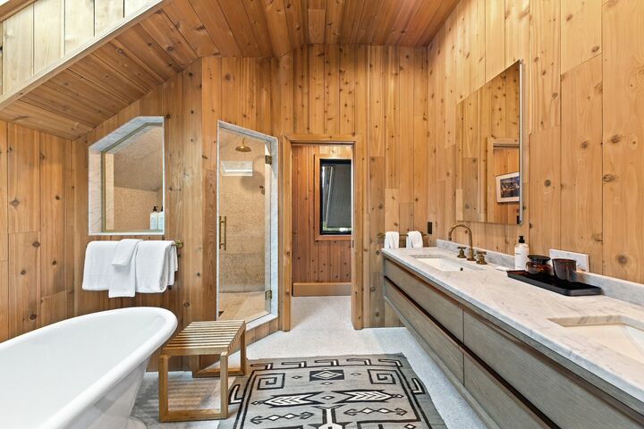 Forest Trail - 5 Bdrm HT - Master Ensuite Bathroom