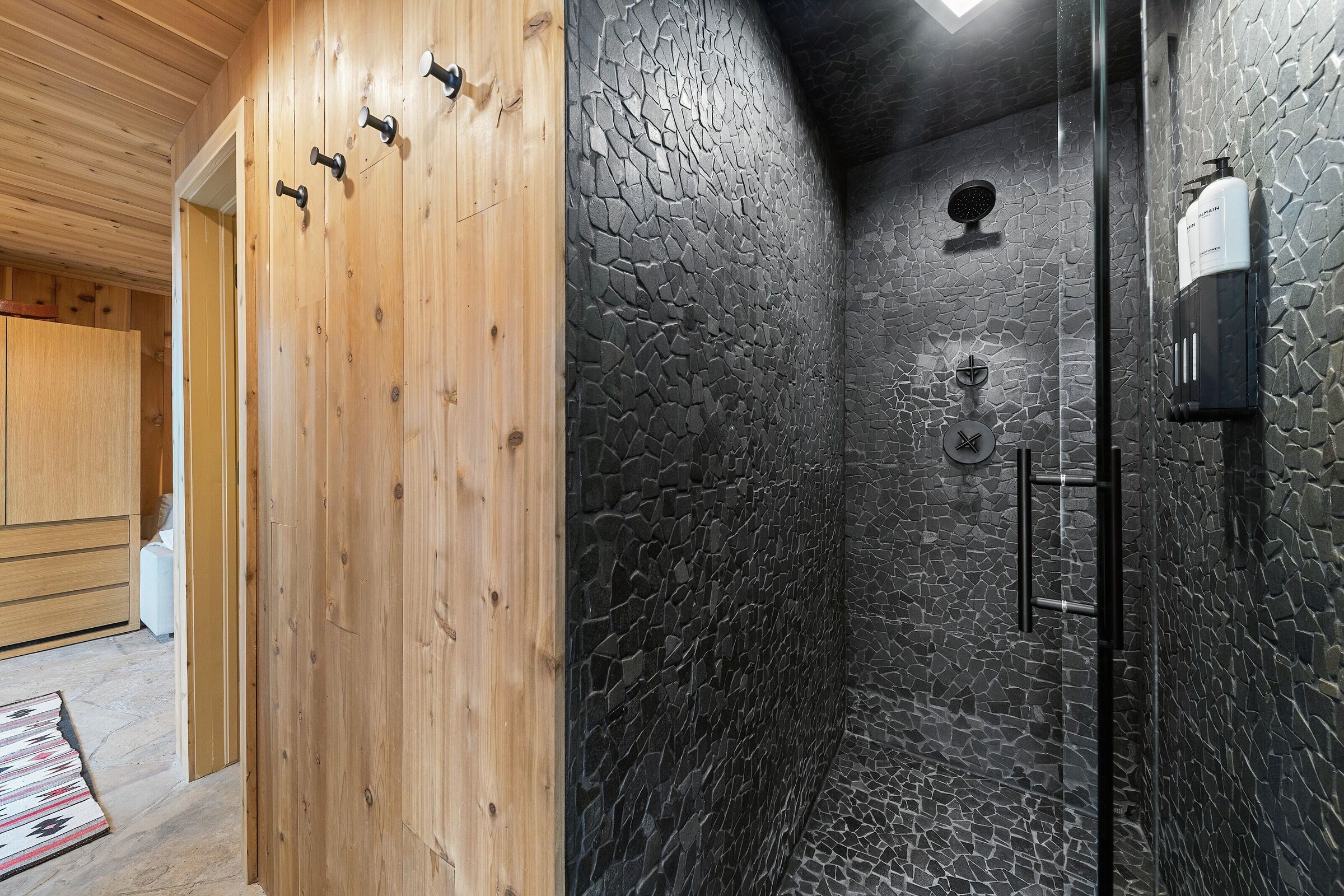 Den Bathroom