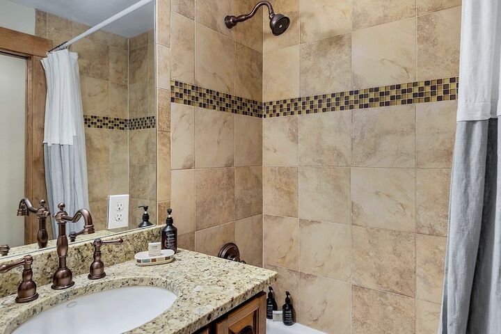 #111 - Ensuite Bathroom