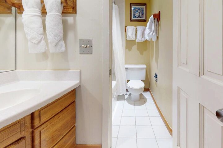 #505 - Ensuite Bathroom