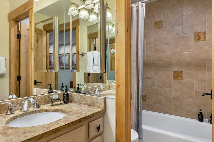 #112 - Bathroom