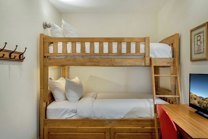 #112 - Bunk Area