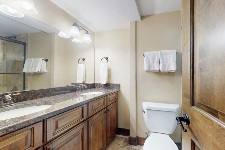 #201 - Ensuite Bathroom