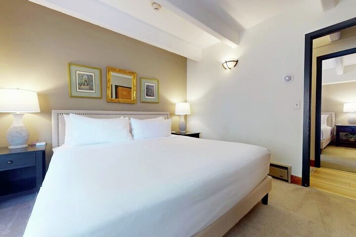 #405 - Master Bedroom