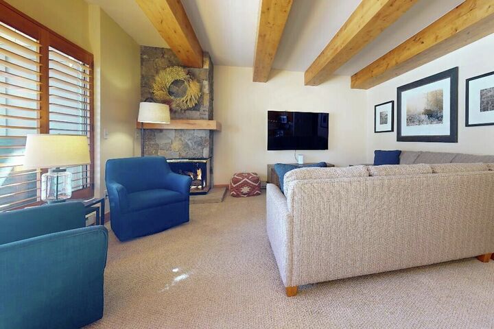 #102 - Living Area