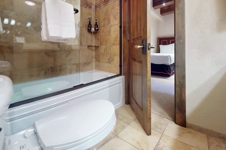 #301 - Ensuite Bathroom