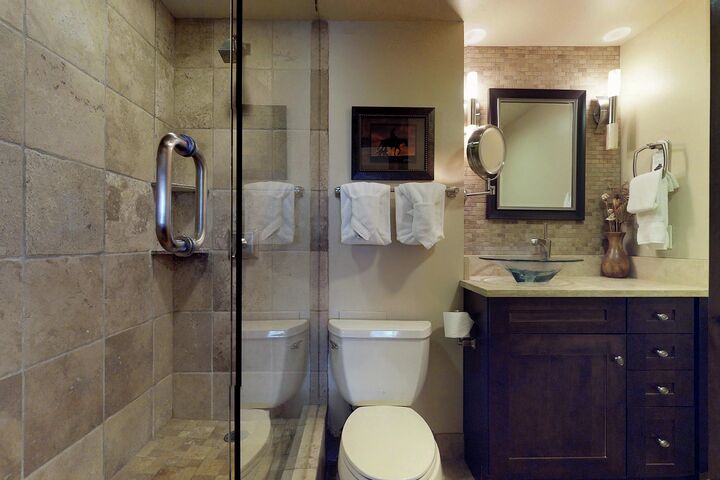 #304 - Master Ensuite Bathroom