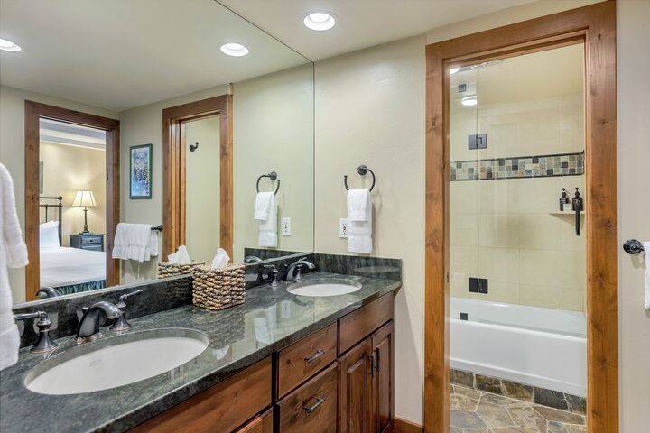 #305 - Bathroom