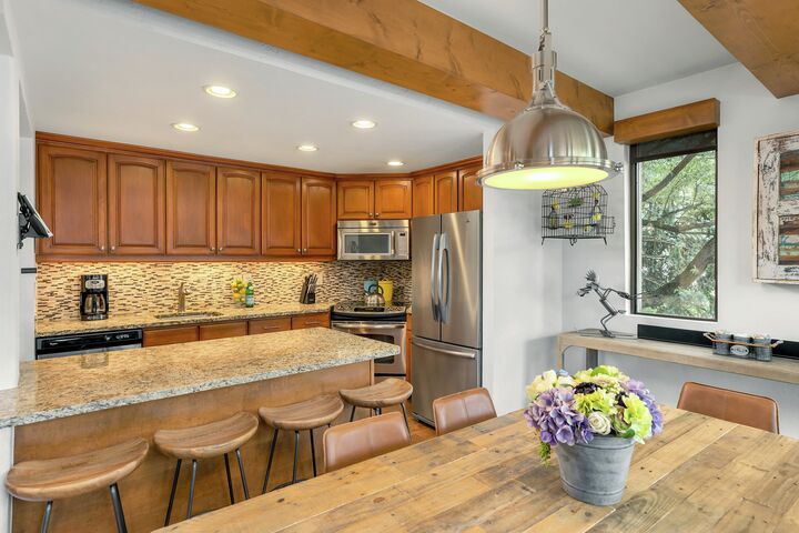#101 - Dining Area & Kitchen