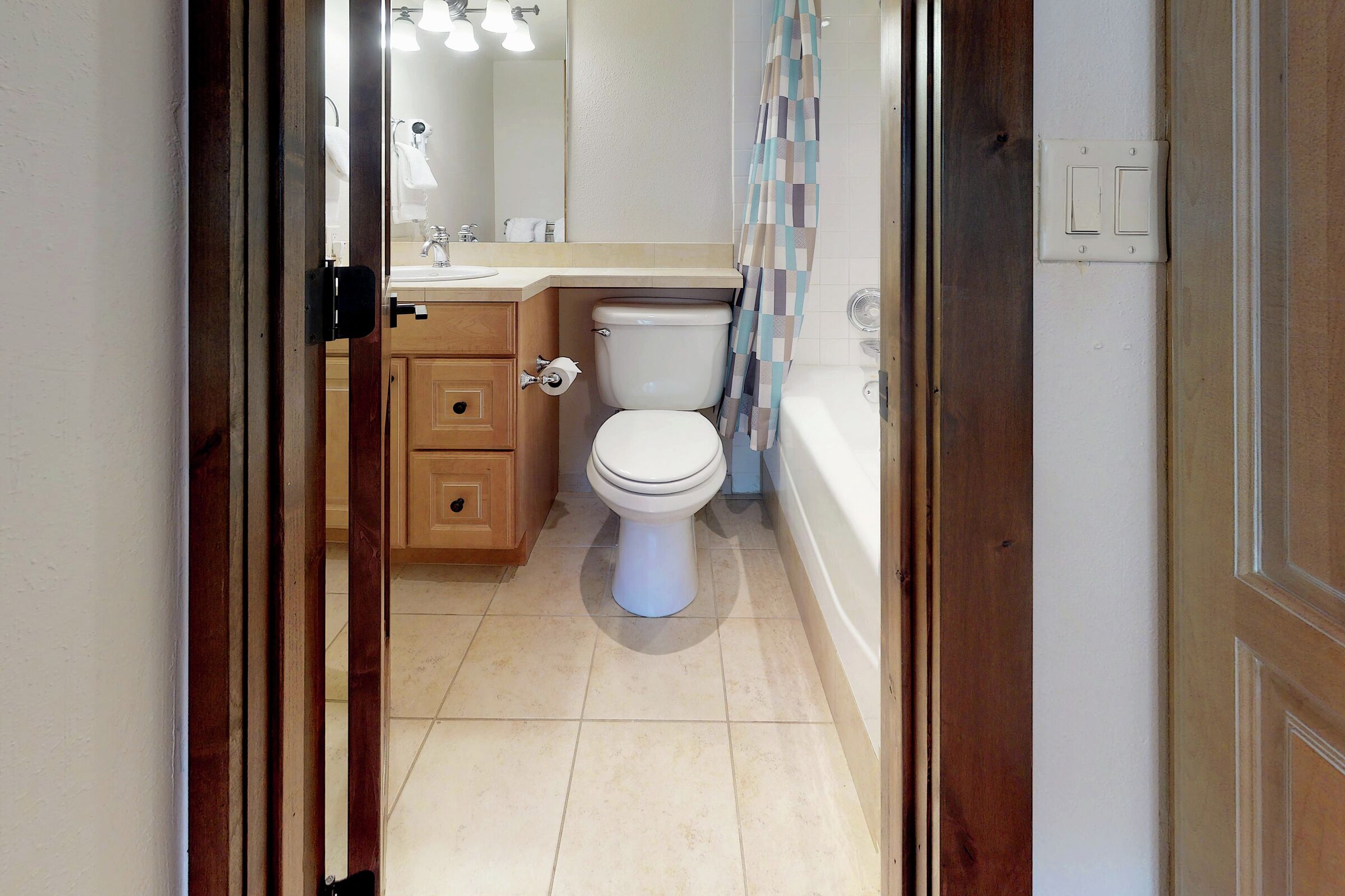 #601 - Ensuite Bathroom
