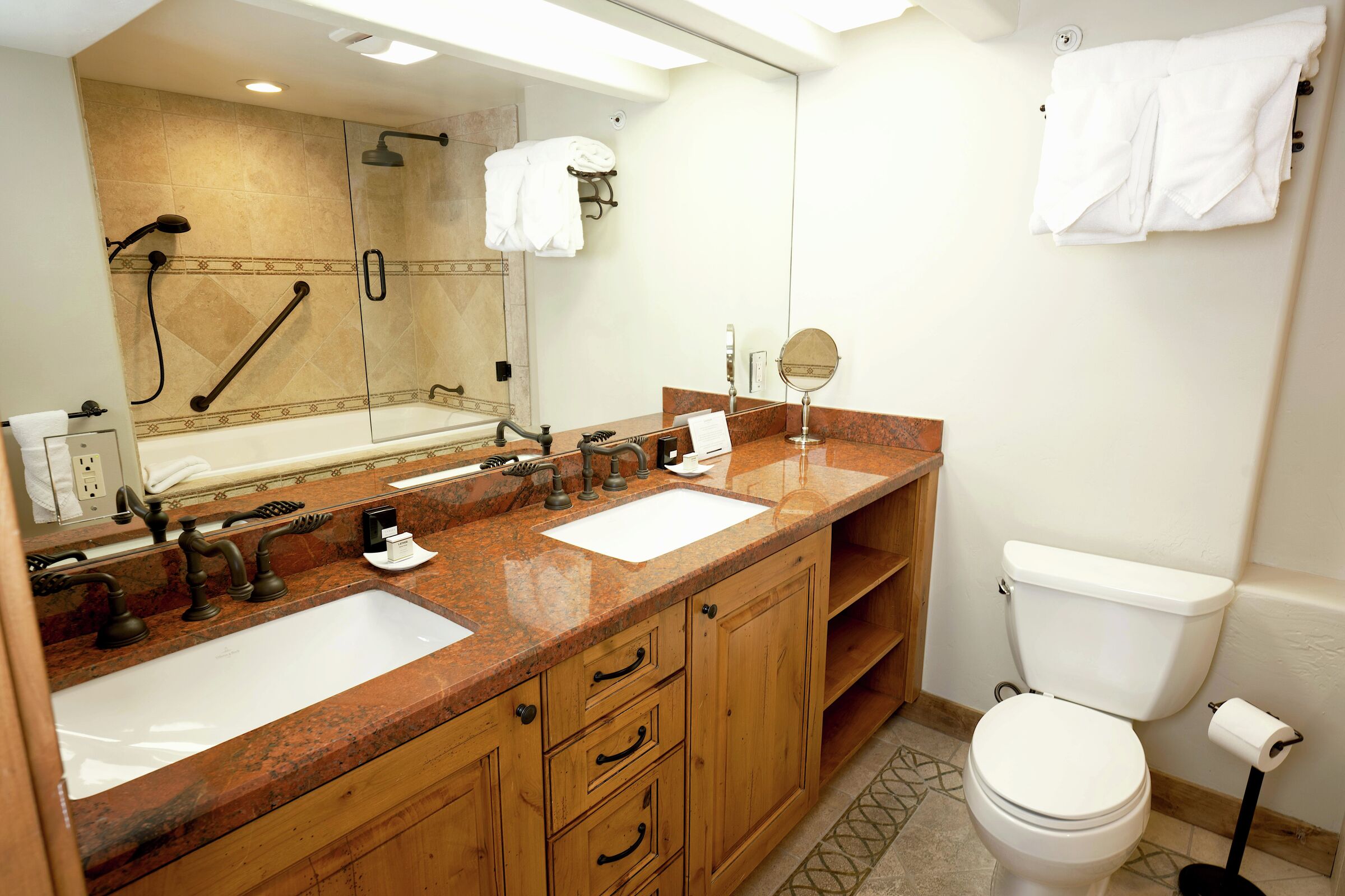 #404 - Bathroom