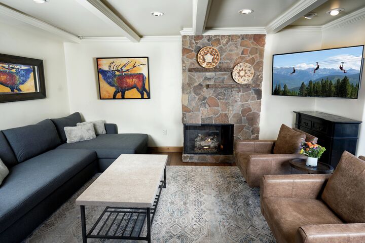 #404 - Living Area