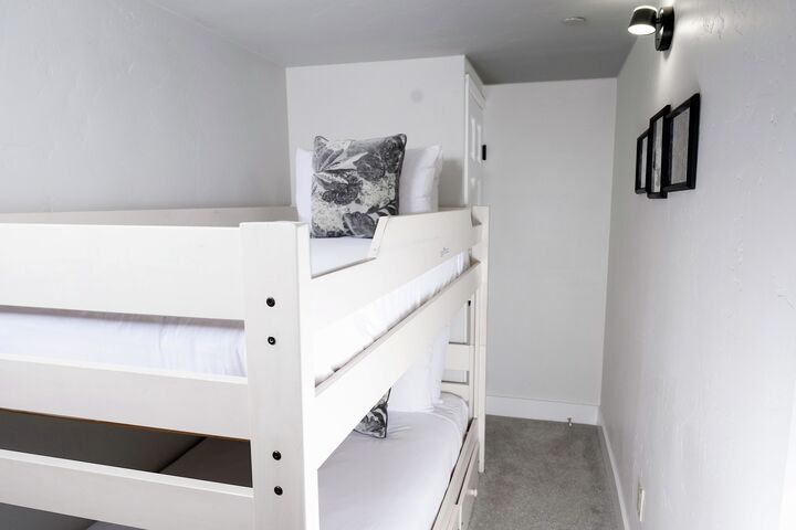 #605 - Bedroom