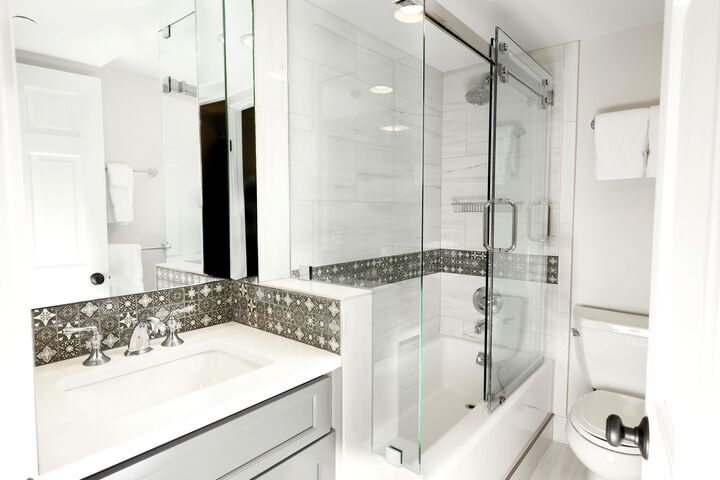 #605 - Bathroom