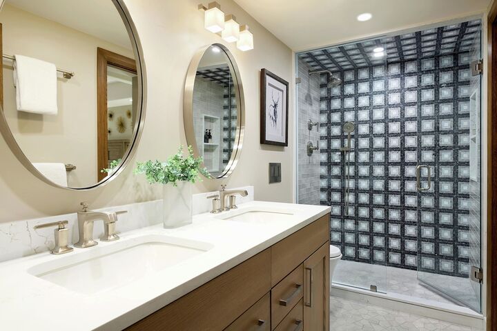 #203 - Master Ensuite Bathroom