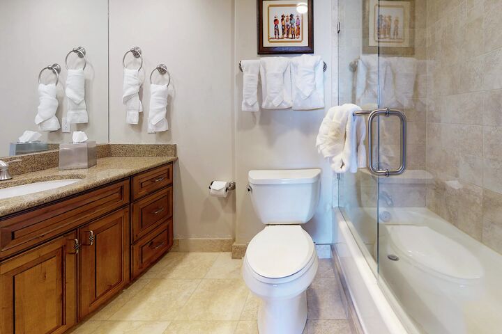 #501 - Ensuite Bathroom