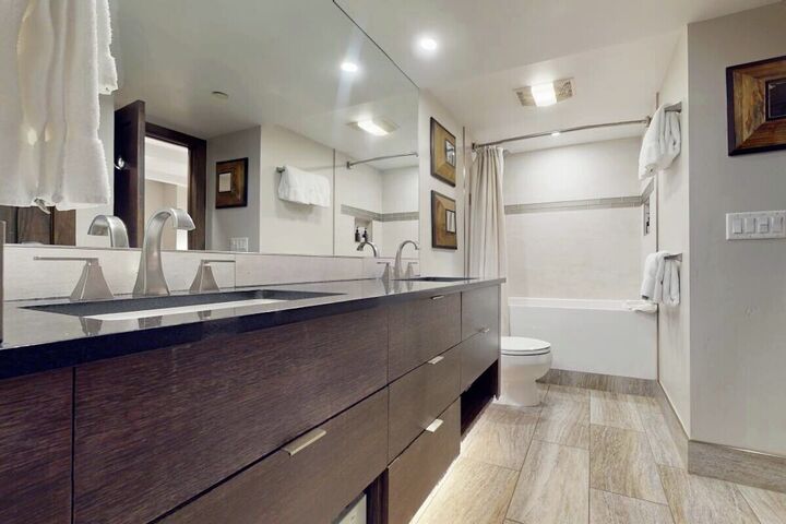 #204 - Bathroom