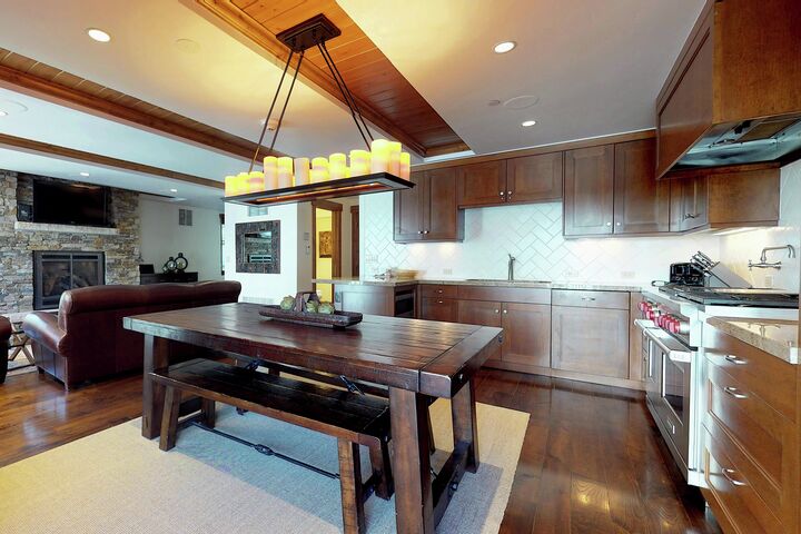 #206 - Dining Area & Kitchen