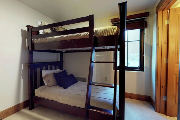 #206 - Bunk Room