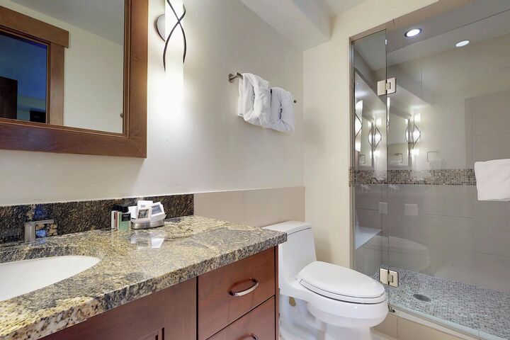 #206 - Master Ensuite Bathroom