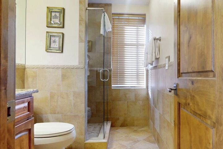 #220 - Bathroom