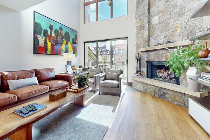 #207 - Living Area