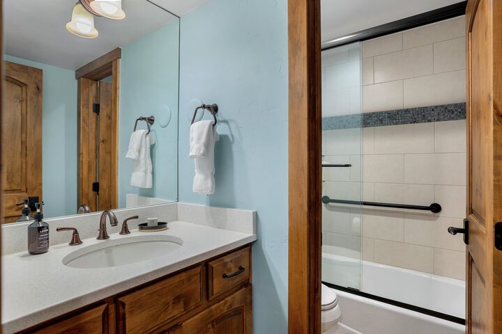 #210 - Bathroom