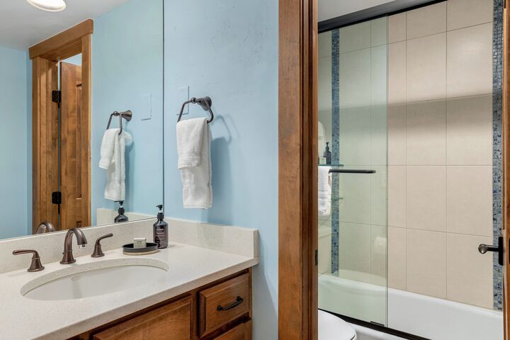 #210 - Bathroom