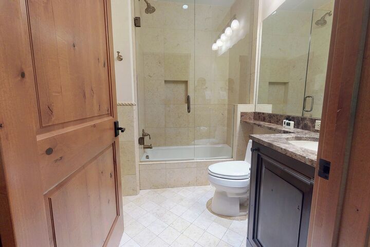#507 - Ensuite Bathroom
