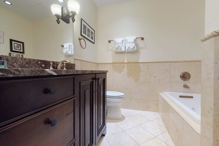 #507 - Master Ensuite Bathroom