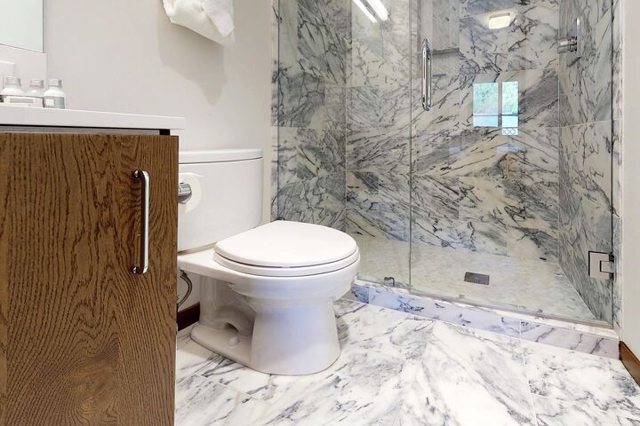 #704 - Bathroom