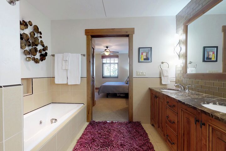 #517 - Master Ensuite Bathroom