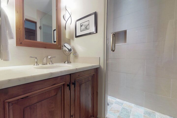 #517 - Bathroom