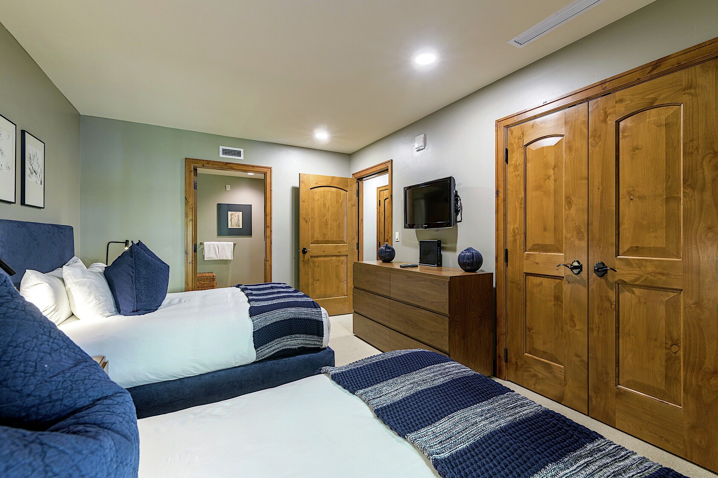 #315 - Bedroom