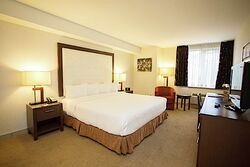 3 Bdrm + Den Premier/Mountain View - Bedroom